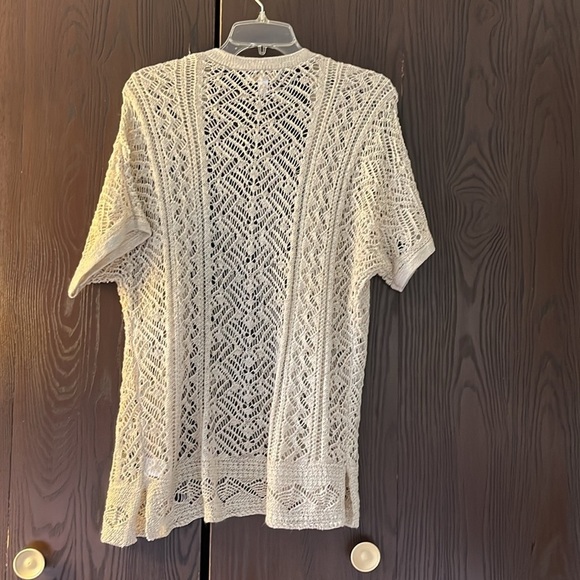 Westport 1962 short sleeved cream, crocheted top. No closure. Size Small. - Picture 6 of 9